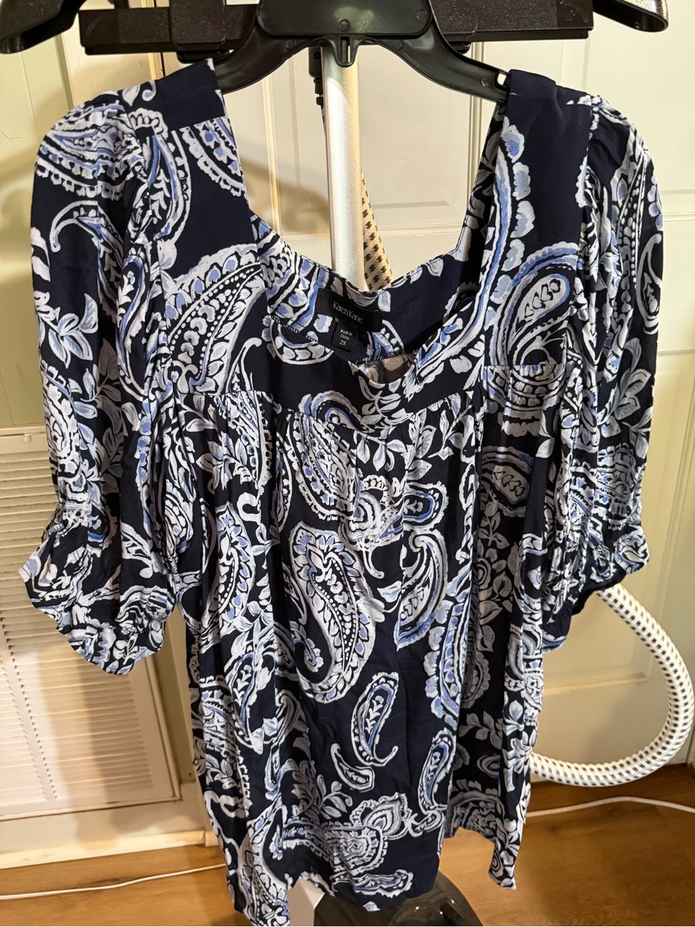 Karen Kane Navy and White Paisley Puff-Sleeve Blouse 2X